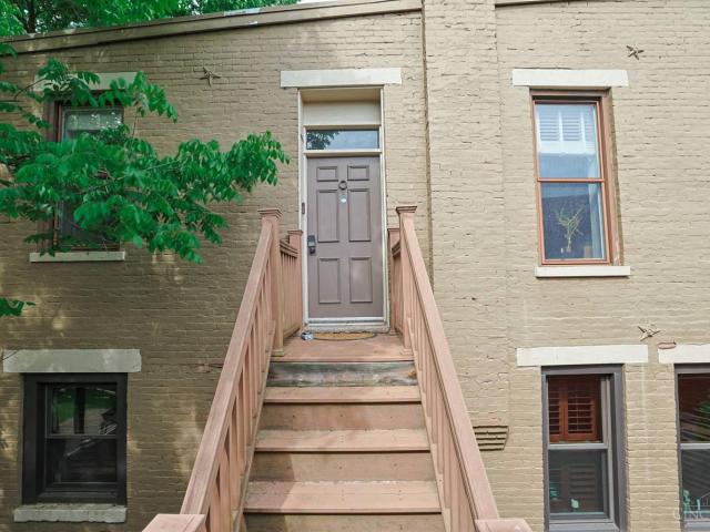 985 Paradrome Street
