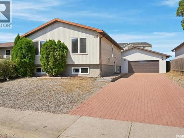 986 Rowell Crescent N, Regina, SK, S4X 2A6 house for sale | Listing ID SK046373 | Royal LePage