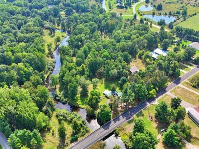 9871 7 Mile Rd, Stanwood, MI 49346