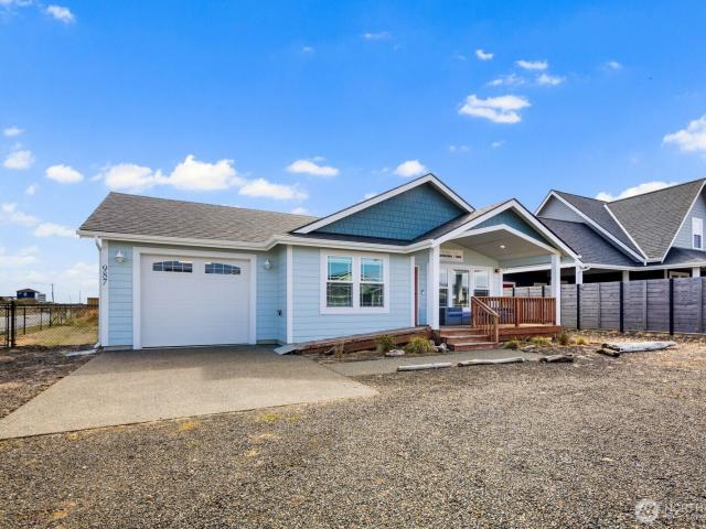 987 Alida Court SE