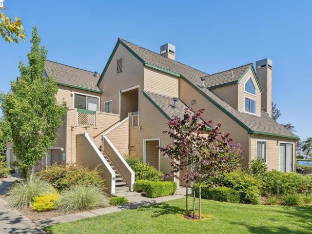 987 Independence Dr