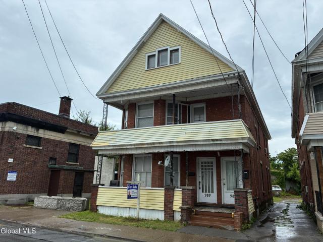 987 Main Avenue