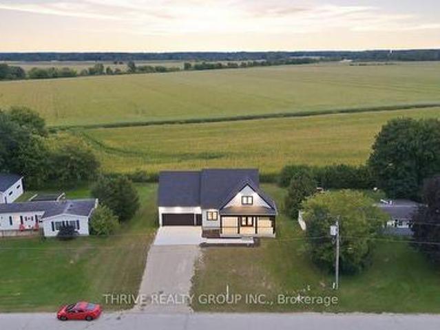 9887 Eric Street, Lambton Shores Walden, ON, N0M 2N0 house for sale | Listing ID X13808 | Royal LePage
