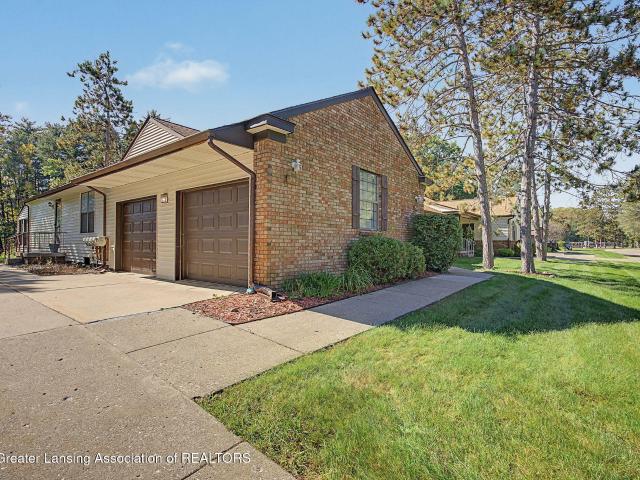 988 Riverview Court 2