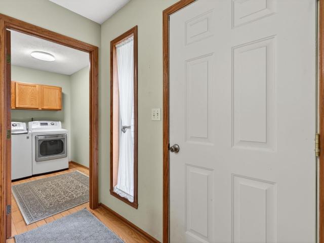 988 Thickett Trail
