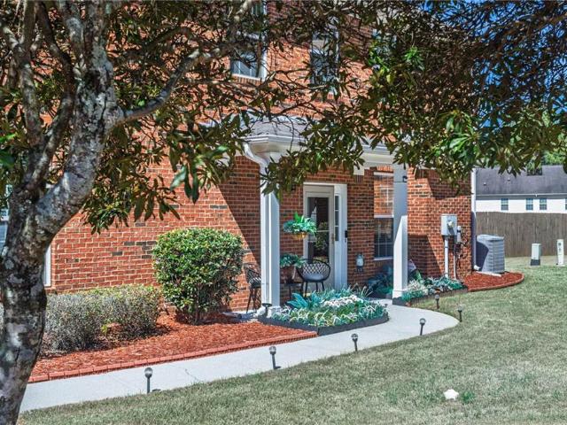 988 Treymont Way