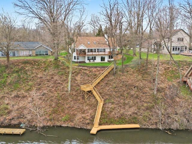 9895 Lakeview Drive