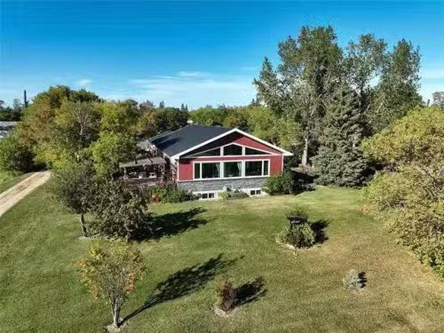 98 1St Avenue S, Lundar, MB, R0C 1Y0 house for sale Listing.
