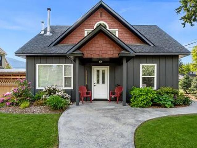 98 2Nd Avenue, Nakusp, BC, V0G 1R0 house for sale | Listing ID 10388 | Royal LePage