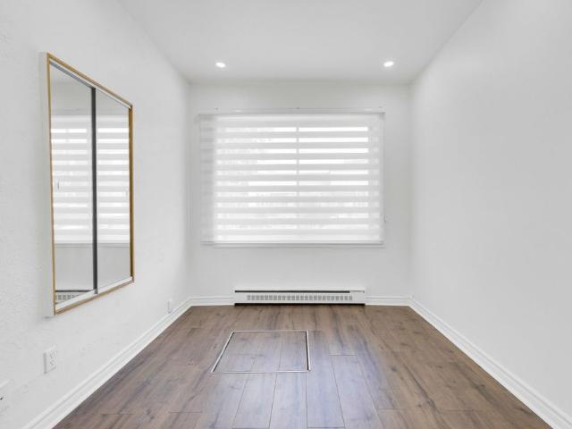 98 Av. Windsor, Montréal Lachine, QC H8R