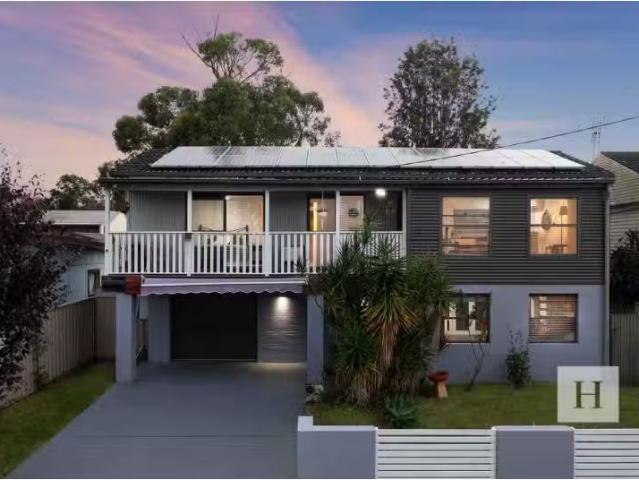 98 Cams Boulevard, Summerland Point House for rent Listed by.