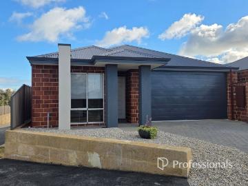 98 Carnelian AvenueAustralind WA 6233, Australia