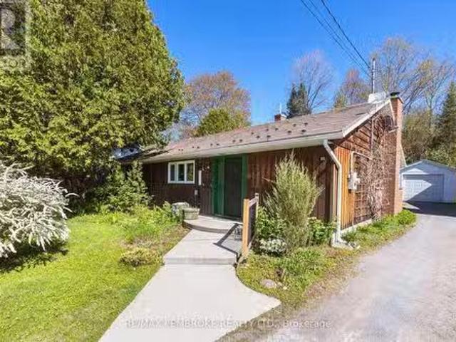 98 Glendale Avenue, Deep River, ON, K0J 1P0 house for sale.