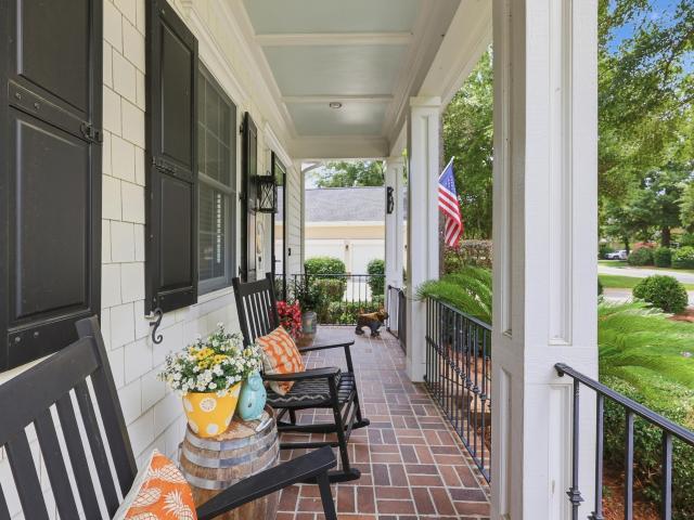98 Hunters Oak Ct
