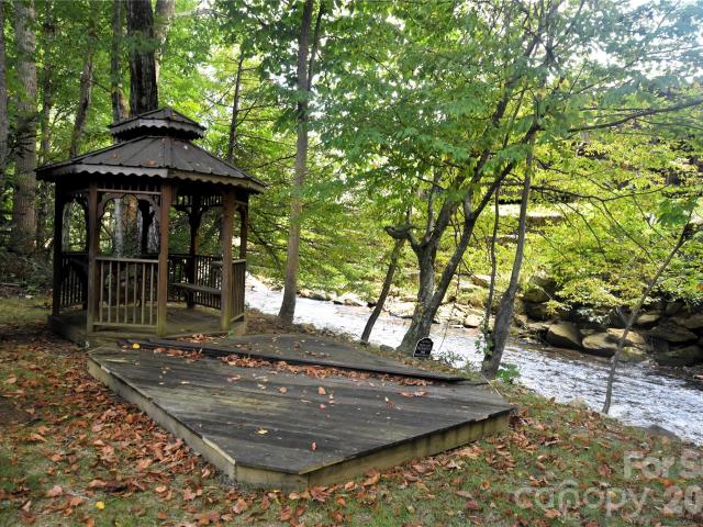 98 Indian Trace Road