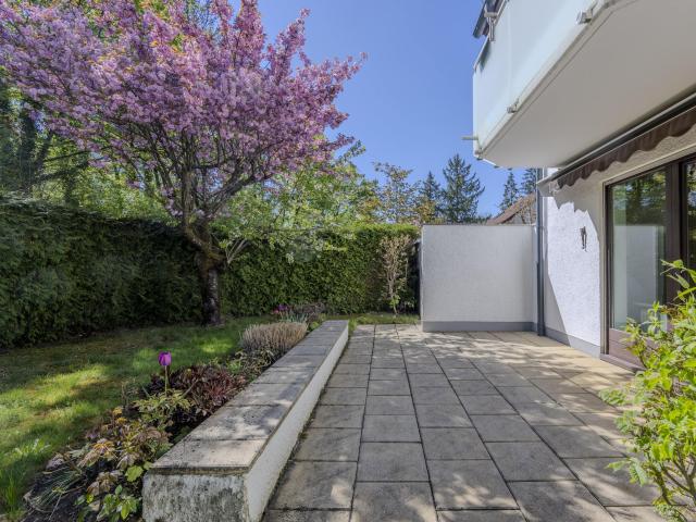 98 m² Wohn /Nutzfläche | 2,5 Zimmer Wohnung mit Hobbyraum, ca. 70 m² Privatgarten, sofort bezugsfrei