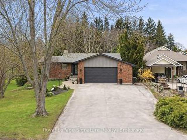 98 Moore Crescent, Blue Mountains, ON, N0H 2P0 Luxury House for sale | Listing ID X13071 | Royal LePage Carriage Trade Luxury Properties