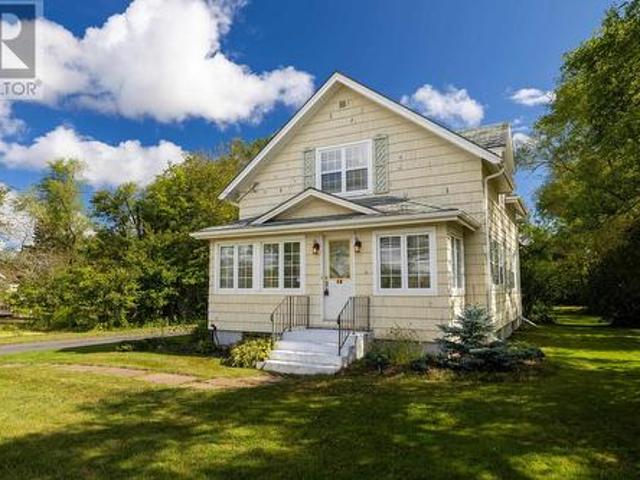 98 Mount Edward Road, Charlottetown, PE, C1A 5S7 house for sale | Listing ID 202622 | Royal LePage