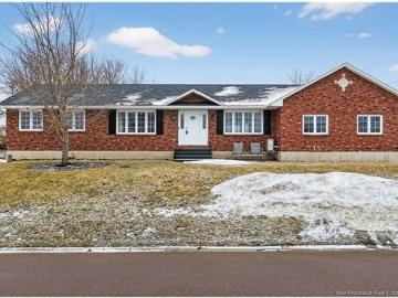 House for sale in Albert - Patio, Garden