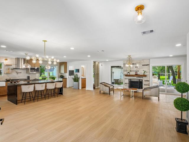 98 Pin Oak Lane