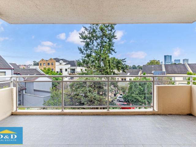 9/8 Refractory Court HOLROYD