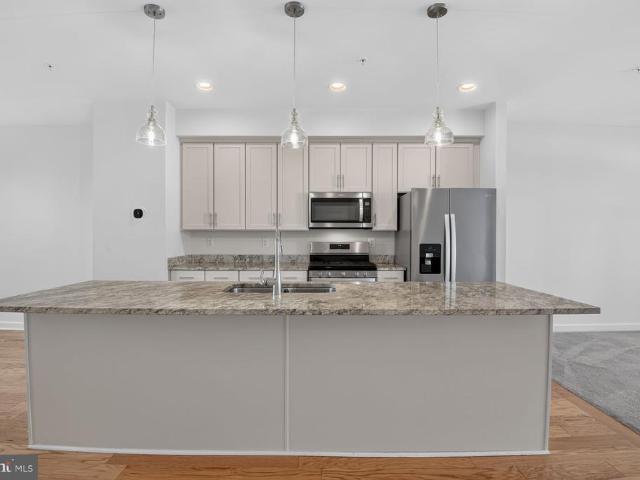 9904 Wood Edge Way