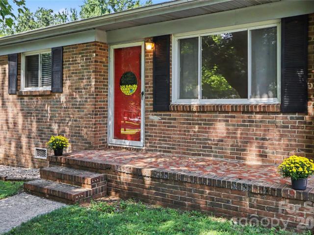 9909 Sunway Drive