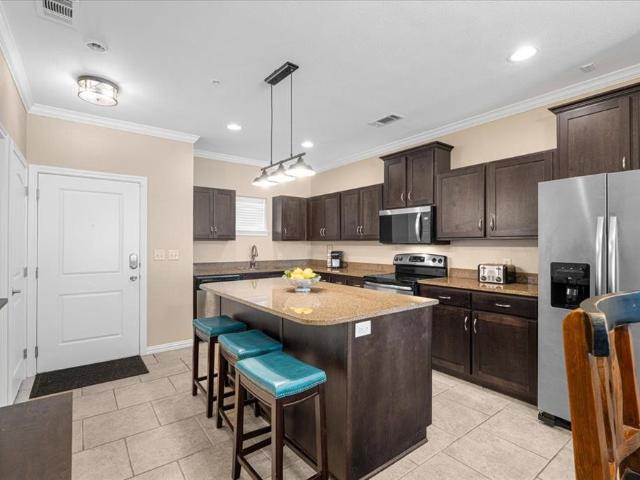 9900 Northshore Boulevard # 3108