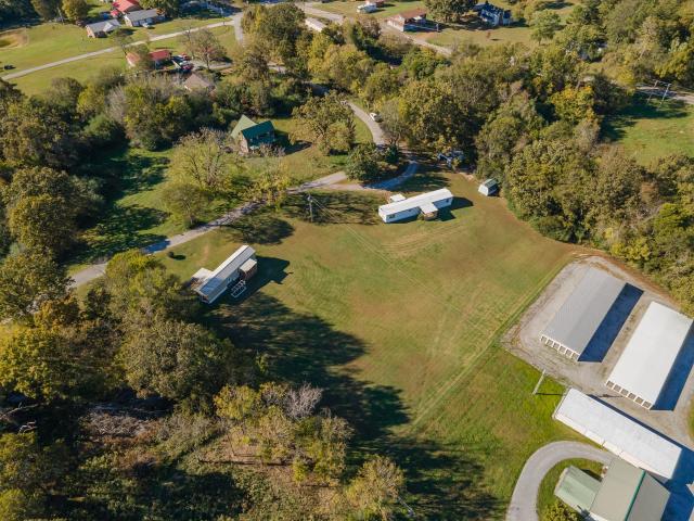 990 Community Rd