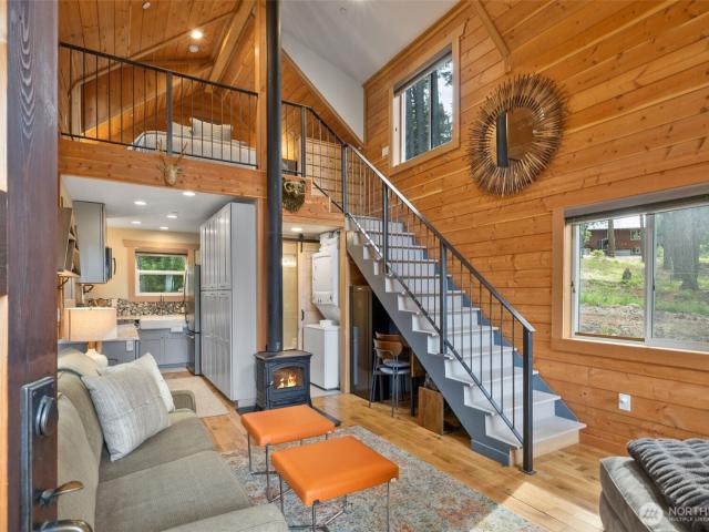 990 Fawn Road