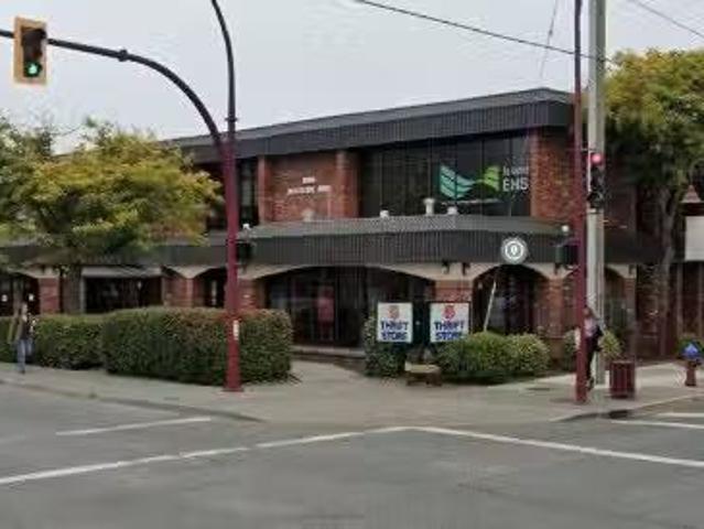 990 Hillside Ave, Victoria, BC, V8T 2A1 commercial for lease.