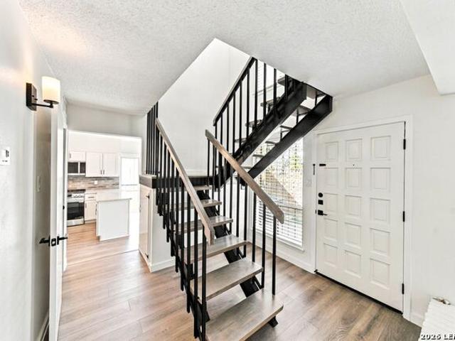 9915 Powhatan Dr, Unit B4
