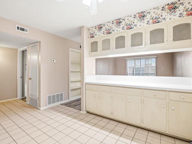9915 Powhatan Dr, Unit J3, San Antonio, TX 78230 | MLS #1957