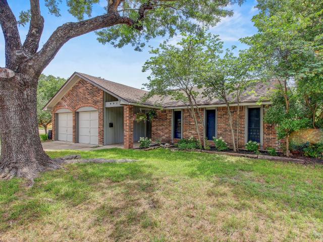 9913 Oak Hollow Dr