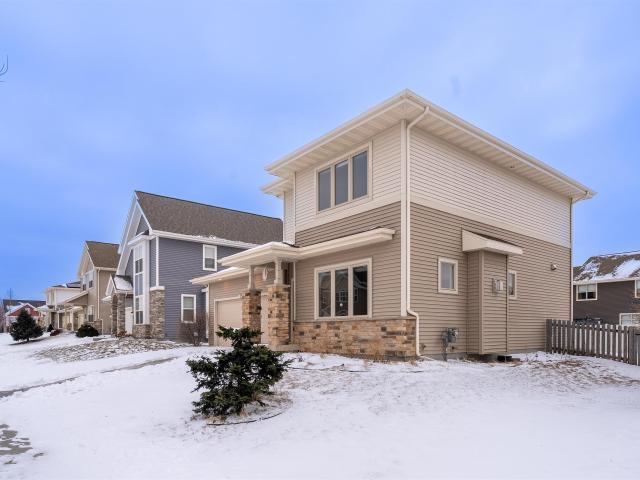 9913 Autumn Breeze Road
