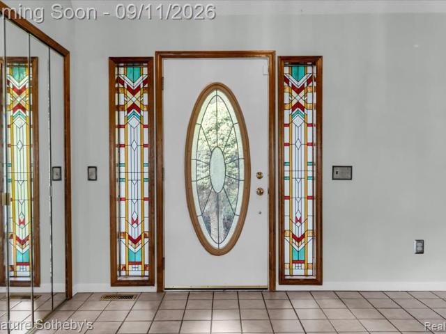 9925 Timothy Lane