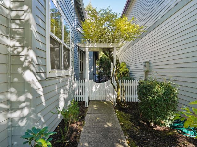 9926 NW Justus Ln, Portland, OR 97229 | MLS #173281