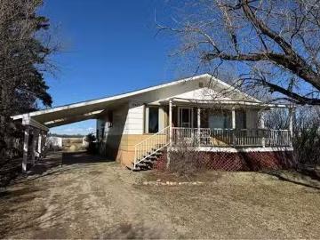 House for sale in Alberta - Garden, Office room