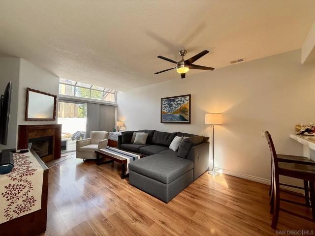 992 S Country Glen Way, Anaheim, CA 92808 | MLS #260009