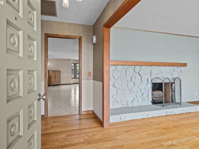 9931 s highway 211