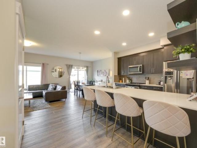 9932 Street Nw, Edmonton, AB, T5T 7L7 house for sale | Listing ID E4511 | Royal LePage