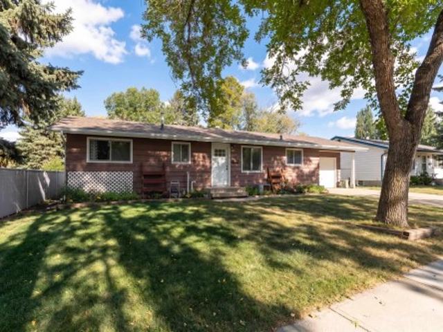 993 Cedar Street, Sherwood Park, AB, T8A 2E8 house for sale | Listing ID E4508 | Royal LePage