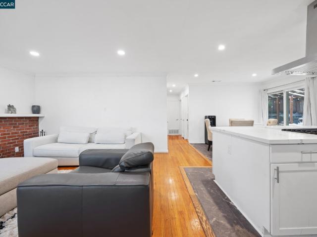 993 Argenta Court