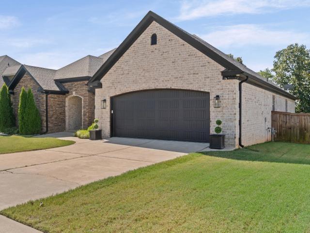 9941 Hickory Heights Drive