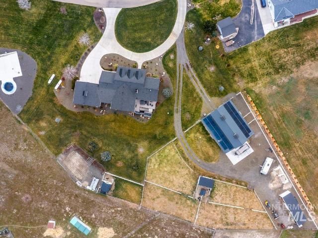 994 Walker Trail