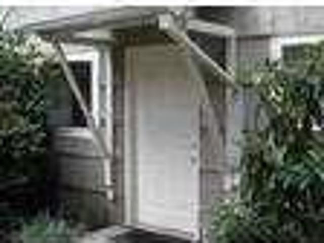 $995 / 2br Quiet country home on 3 acres, 5 minutes to downtown riverfront!