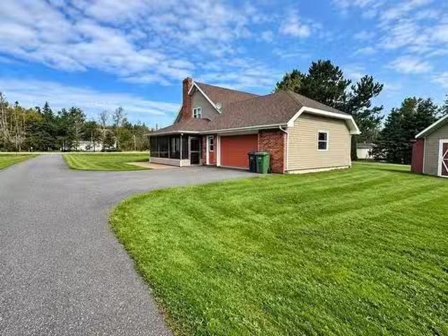 995 Pleasant Grove Road, York, PE, C0A 1P0 house for sale L.