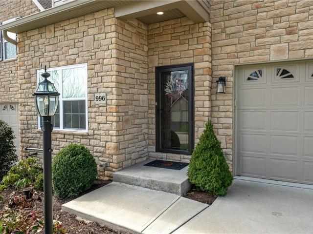996 Surrey Woods Dr, Canonsburg, PA 15317 | MLS #1745
