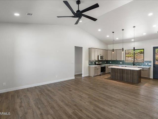 9977 e arrowhead drive