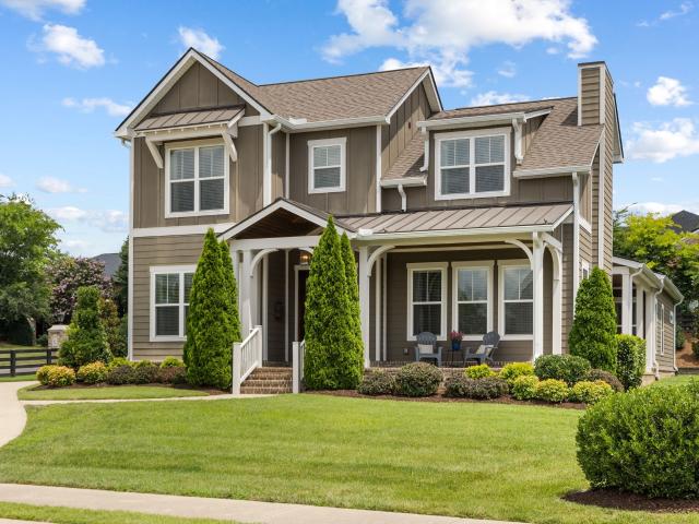998 Spruce Ridge Ln